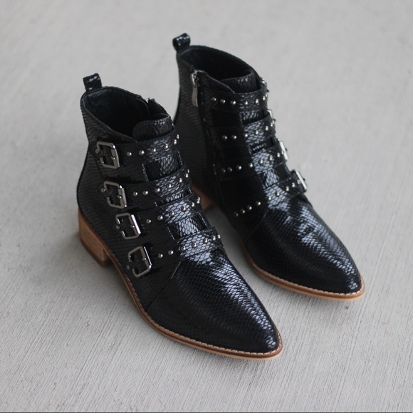 boutique Shoes - Faux Black Snakeskin bootie